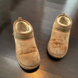 Ugg Ultra Mini US Big Kid size 4 in tan. Warm & cozy well loved for a season